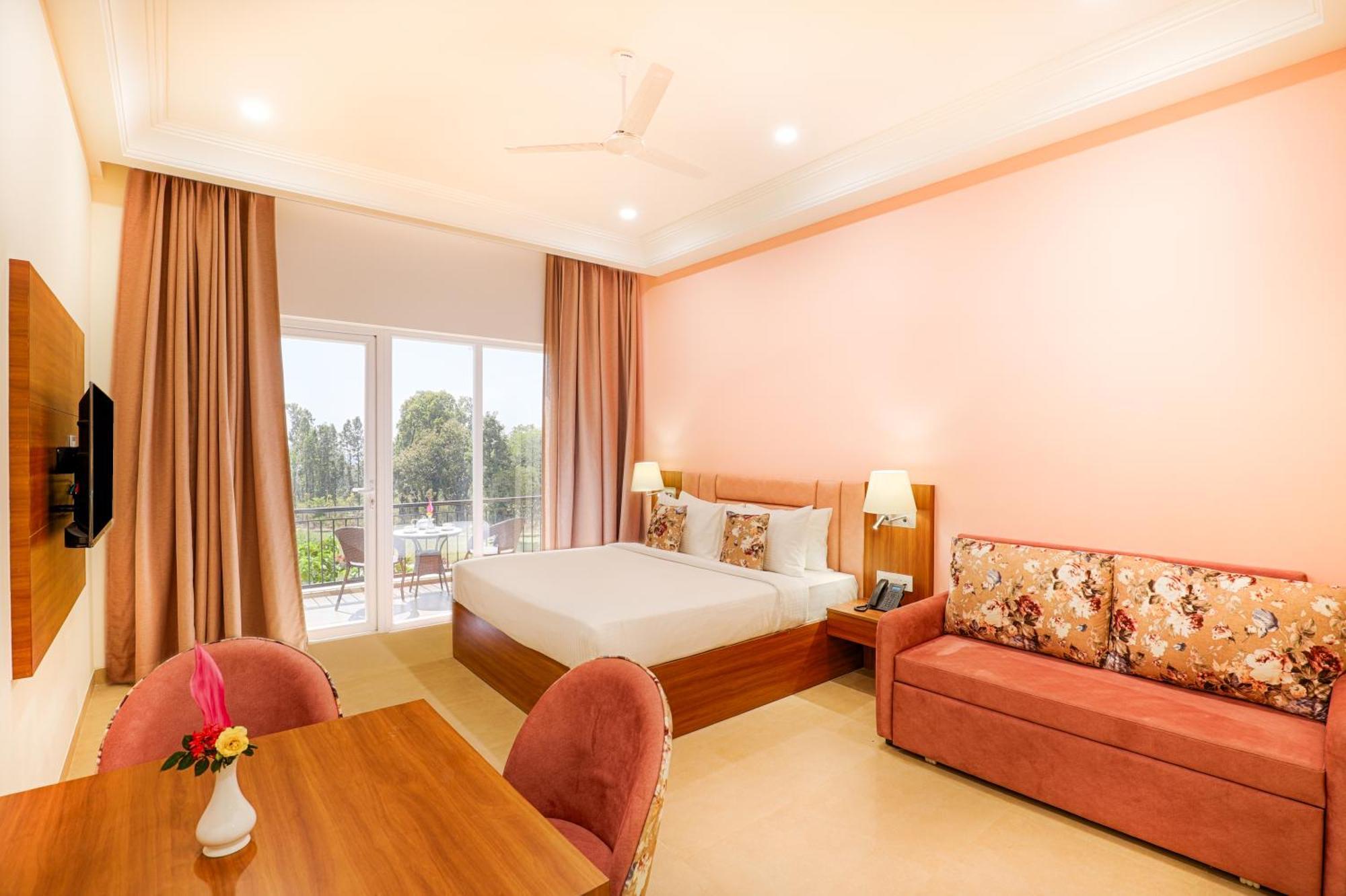 Hotel Club Mahindra Patkote Nainital Exteriér fotografie